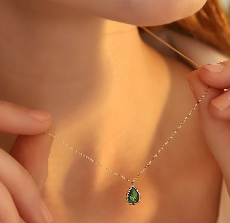 14K Gold Emerald Necklace